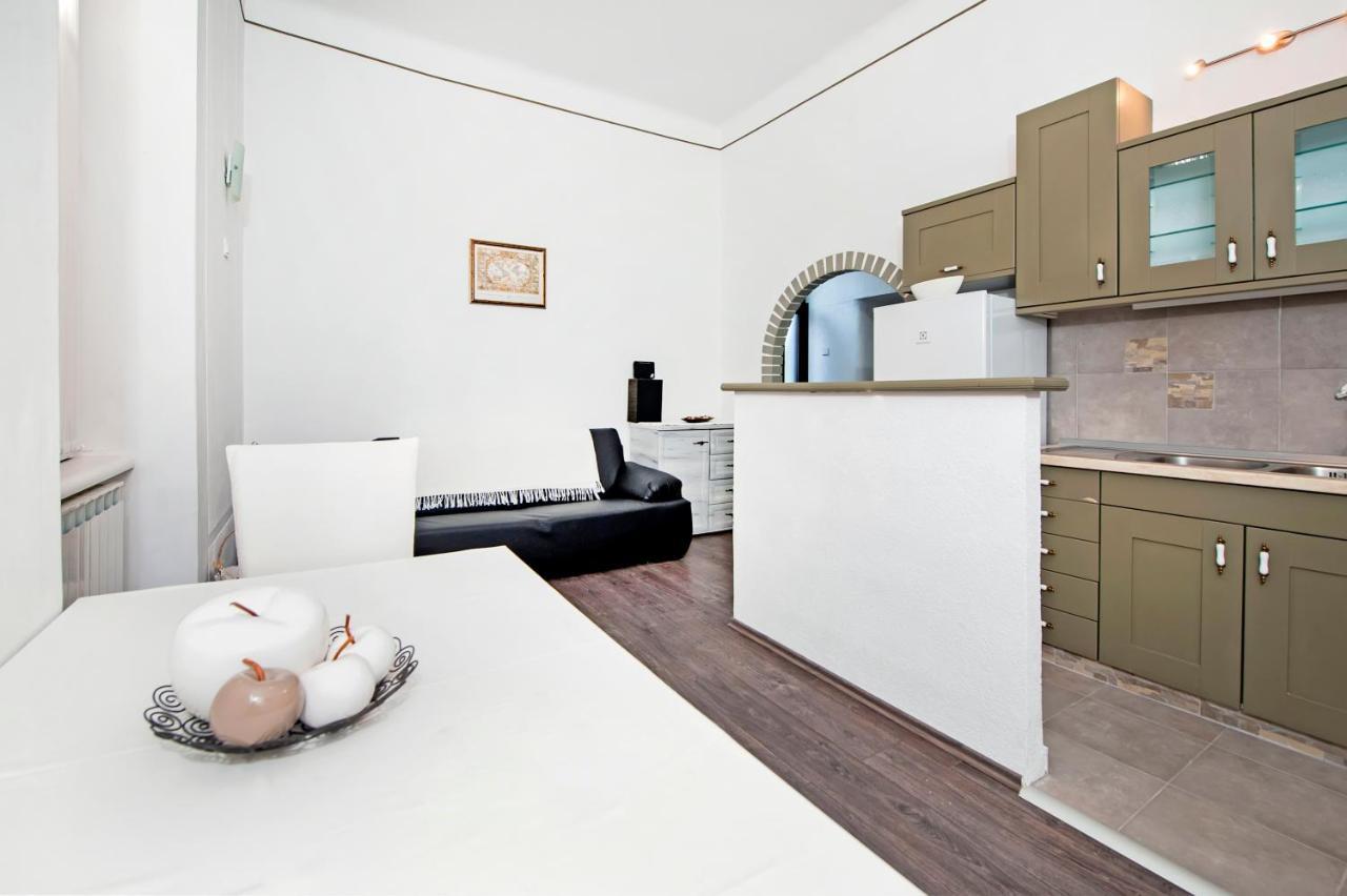 Apartman Castrum Rubini Rovinj Exterior foto